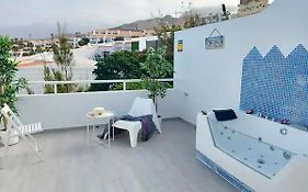 Jacuzzi Suite, Sueno De Pakito